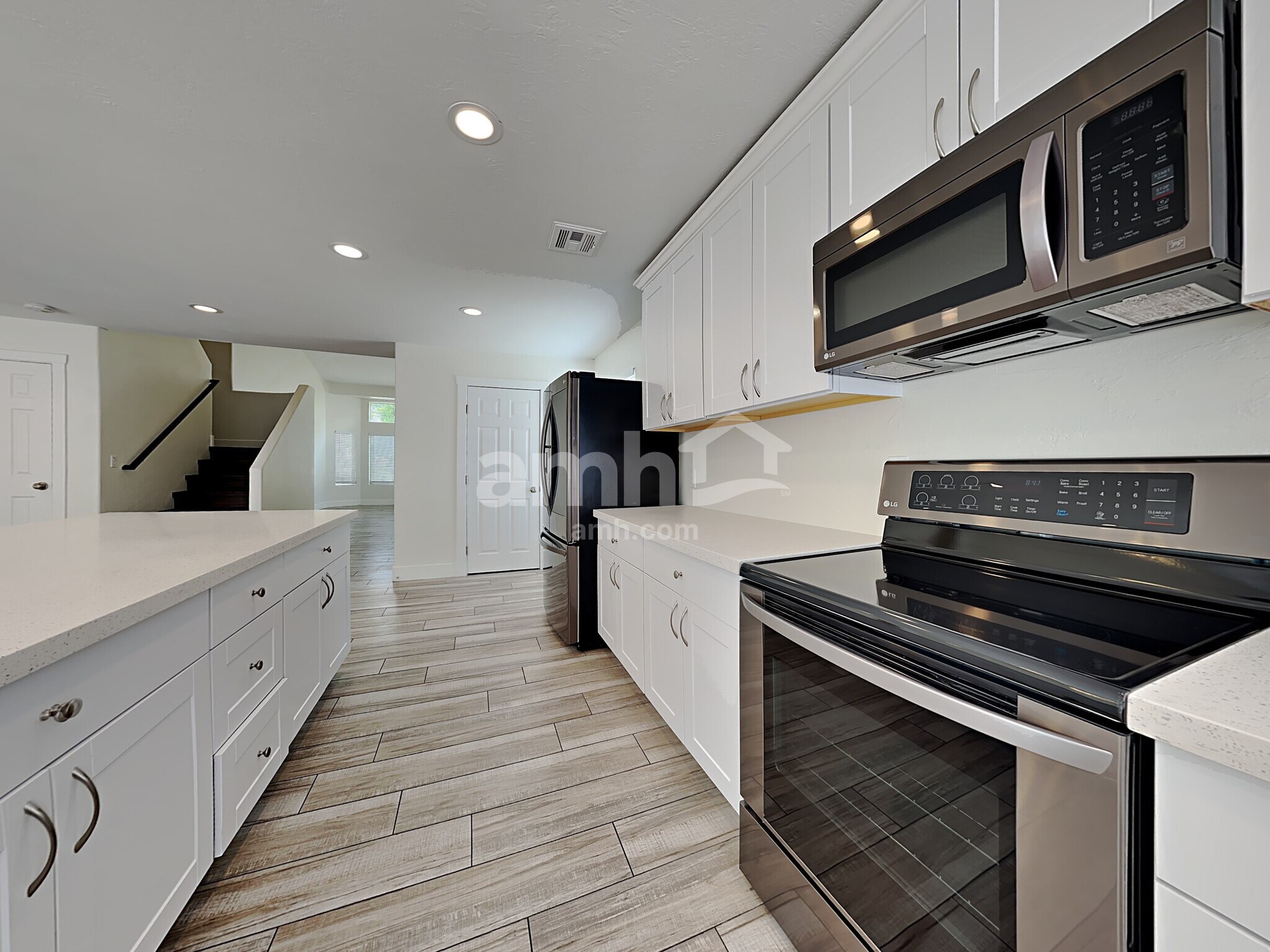 Building Photo - 7457 E Laguna Azul Ave