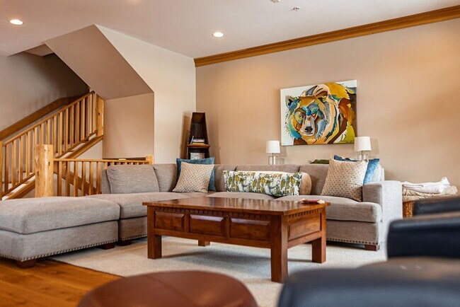 Building Photo - Immaculate Spanish Peaks Condo with Hot Tub & Pool Access