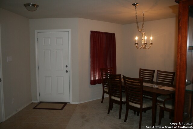 Building Photo - 136 Rattlesnake Way