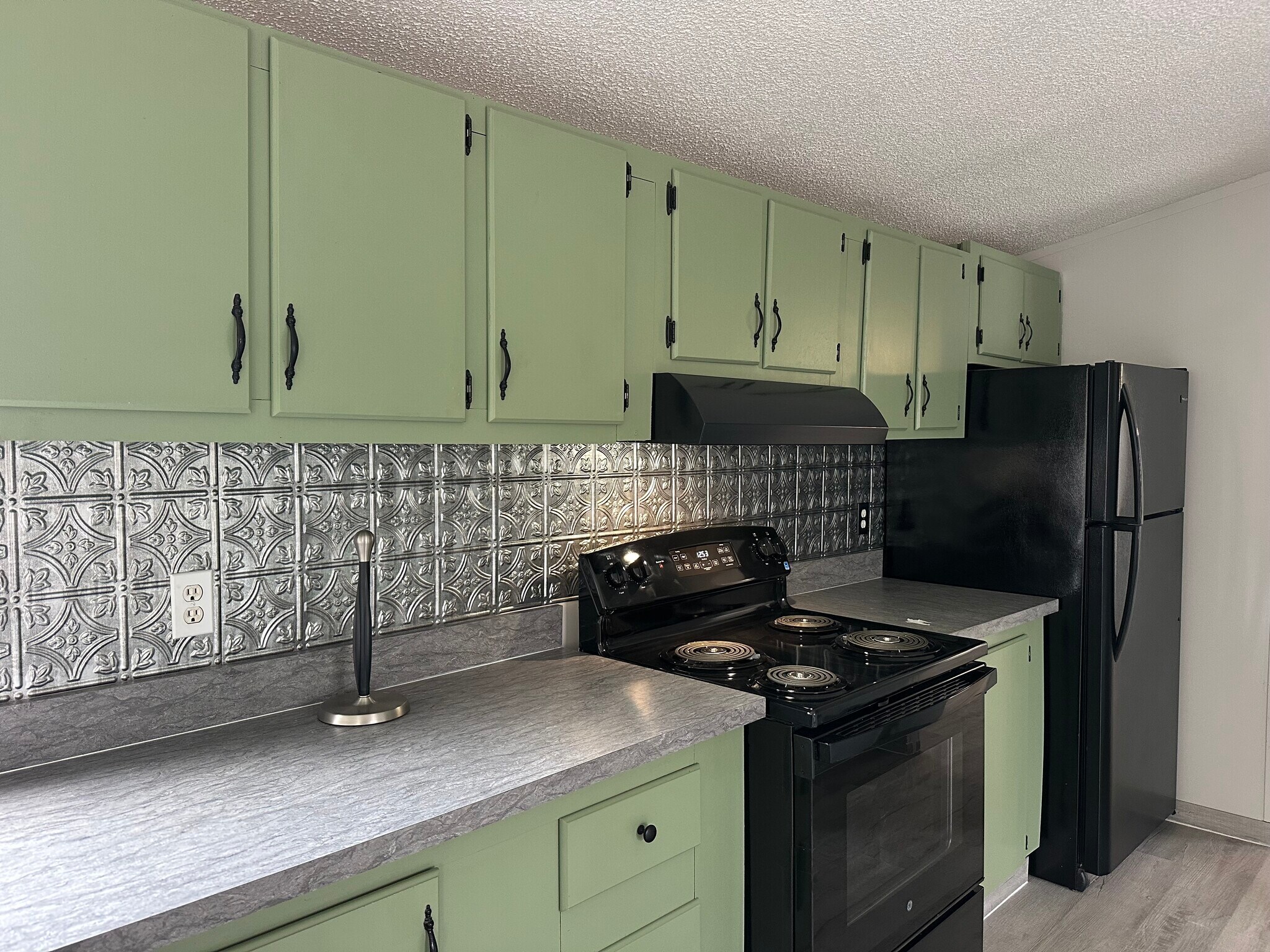 Building Photo - 150 James Way