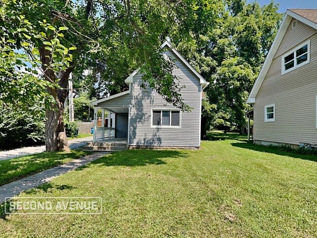 Building Photo - 424 W 41st St