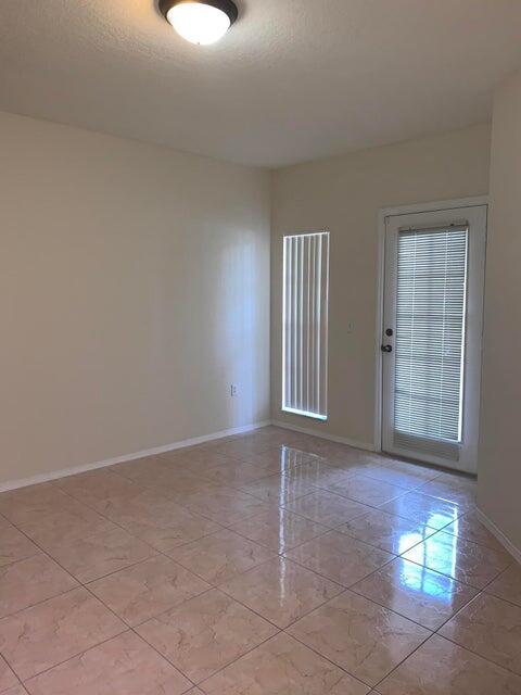 Building Photo - 607 Belmont Pl