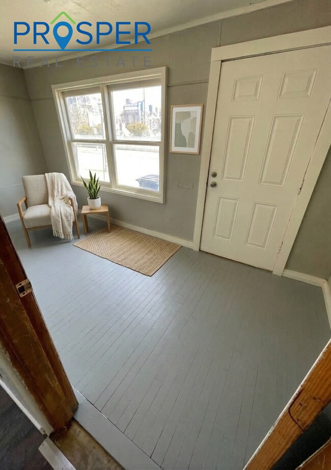 Building Photo - FI1010