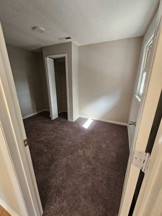 Building Photo - Move-In Ready 4BR Home in Rapidly Growing ...