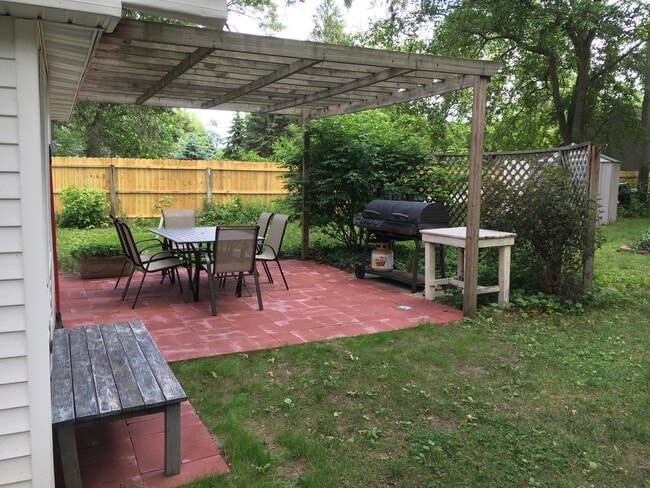 Back Patio - 17340 Oak St