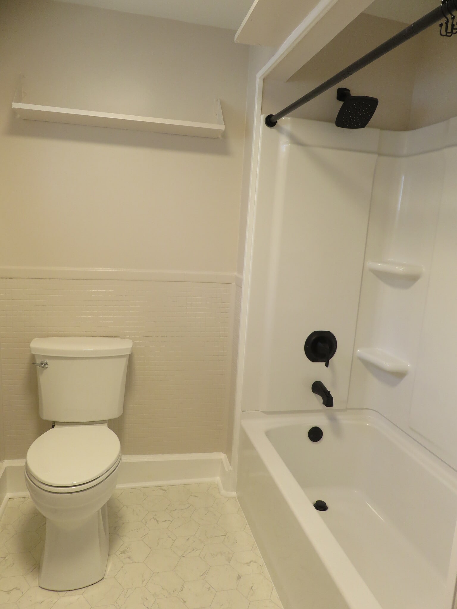 bathroom - 52 Park St