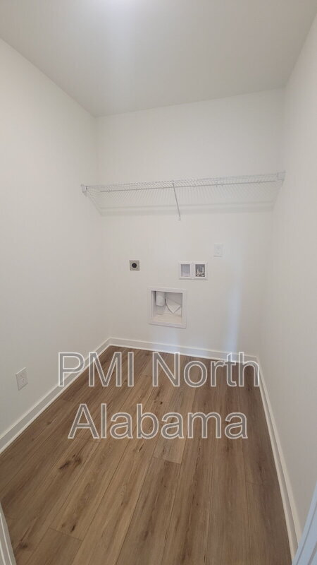 Building Photo - 7578 Discovery Pt Dr NW