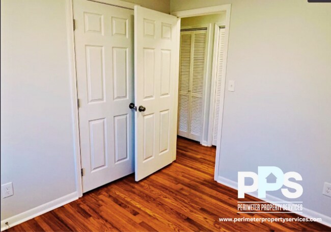 Building Photo - 6127-6129 E Fayetteville Dr