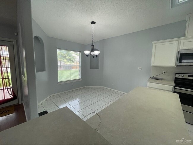 Building Photo - 3304 Santa Inez St