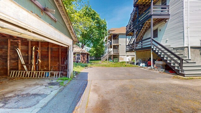 Building Photo - 29 Fifield St