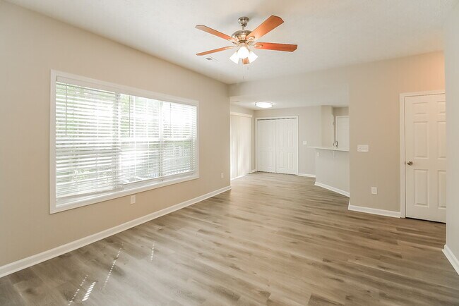 Building Photo - 330 Derby Dr