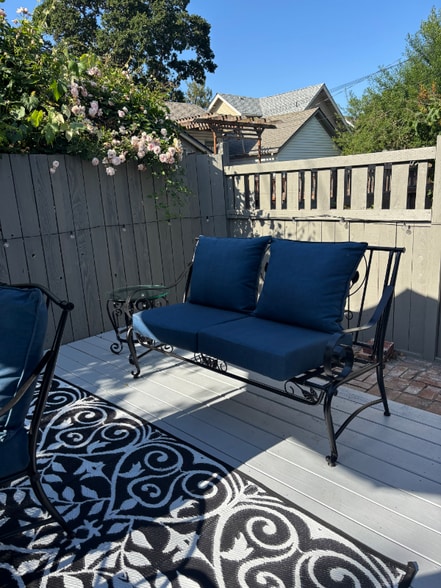 Building Photo - 925 SW Walnut St