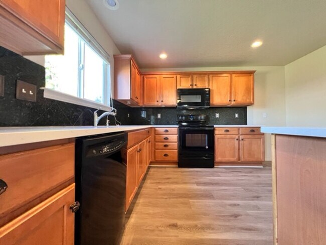 Building Photo - 4448 N Heritage Wds Wy