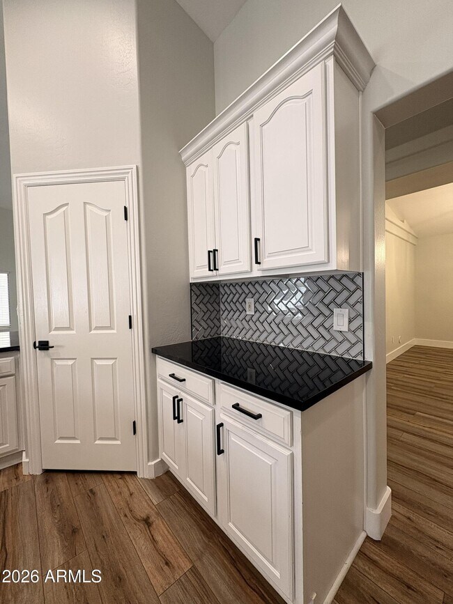 Building Photo - 13528 W Windsor Blvd