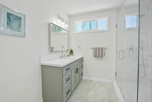 Building Photo - 3924 Tuller Ave