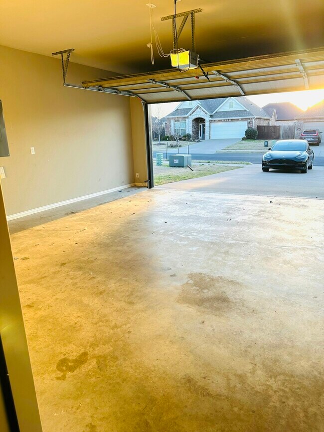 Building Photo - 4403 SW Eggersway Pl