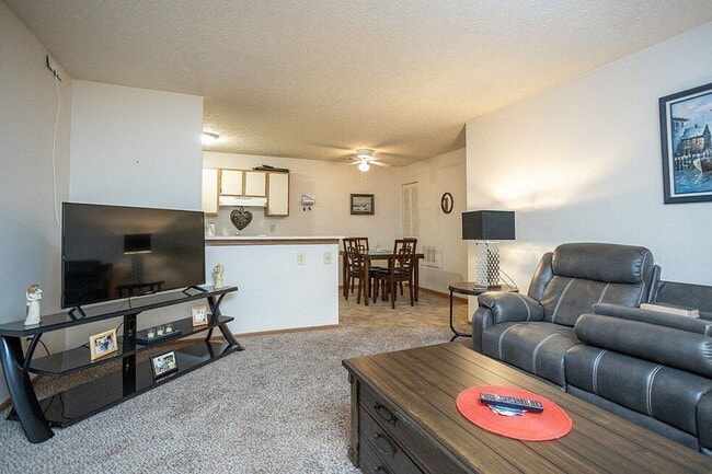 Building Photo - 5591 Rustling Way Ln