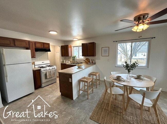 Building Photo - Lovely 3 Bedroom 1 Bathroom now available for rent