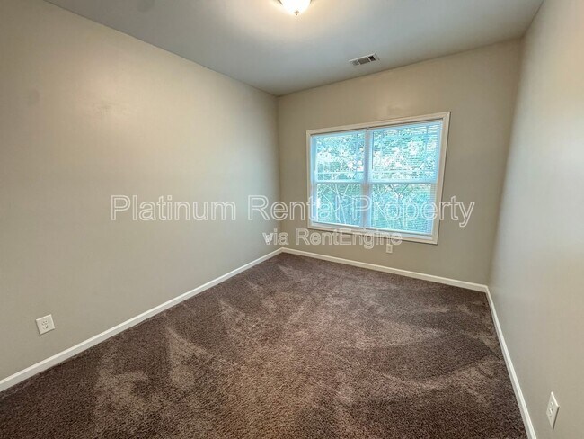 Building Photo - 1733 Brookside Lay Cir