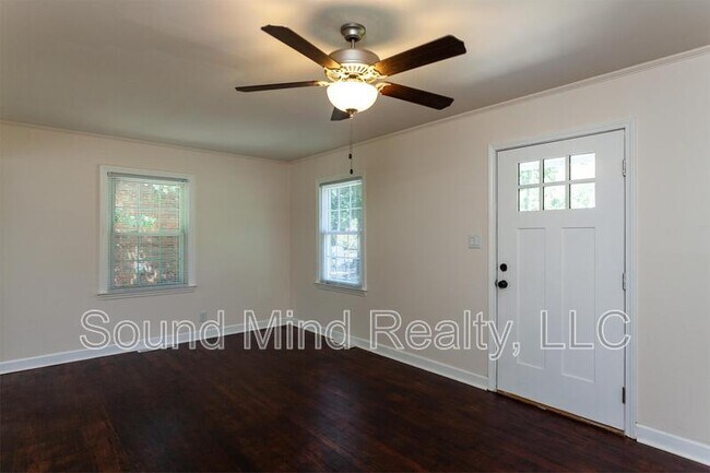 Building Photo - 1708 Dallas St