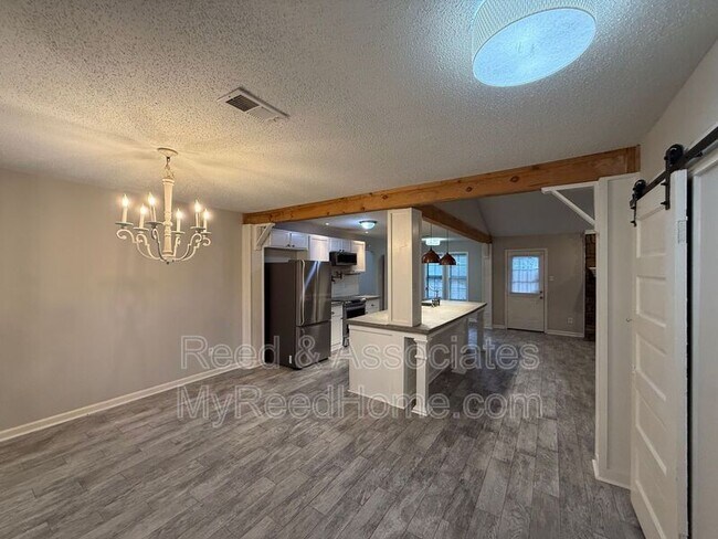 Building Photo - 3040 Delvan Cove