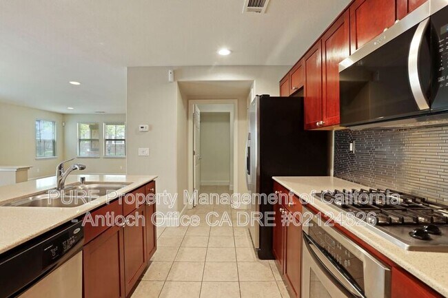 Building Photo - 60 Xena Court