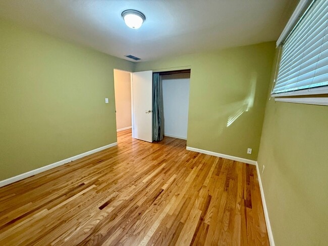 Building Photo - Charming 4-Bedroom Rental in the Heart of Downtown Bothell!