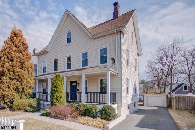 Building Photo - 21 Hillside Ave