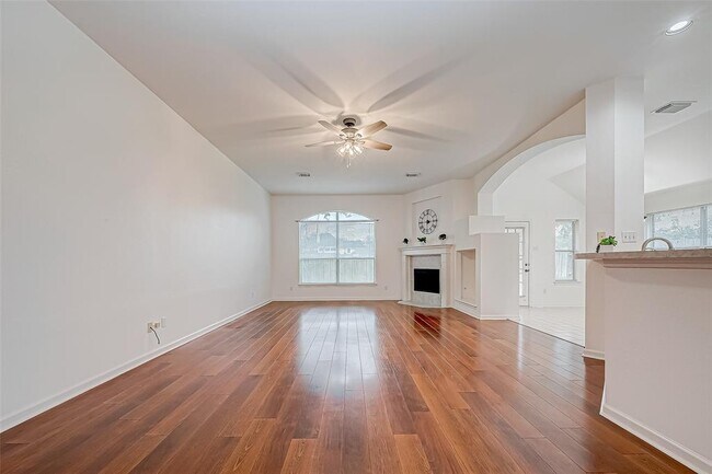 Building Photo - 3655 Heritage Colony Dr