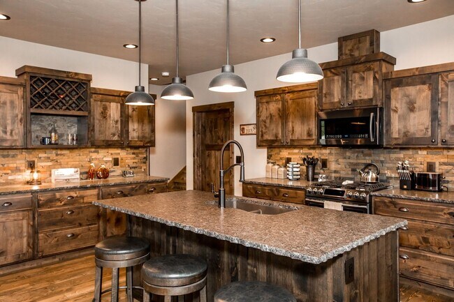 Building Photo - Glacier Ranch Home Available August 1