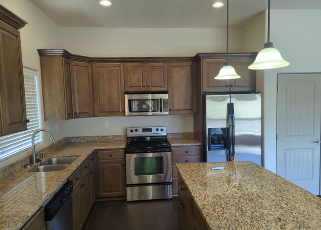 Building Photo - Cozy 2-Bedroom Home with Great Amenities!