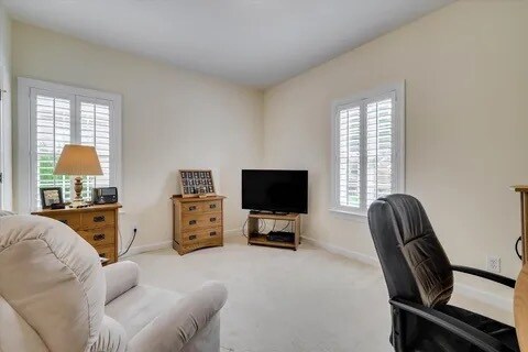 Building Photo - 115 Willow Oak Loop