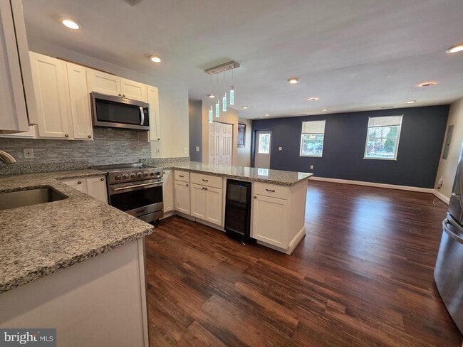 Building Photo - 1342 Edna Rd