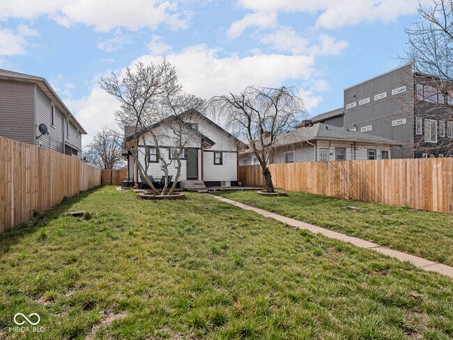 Building Photo - 1210 Finley Ave