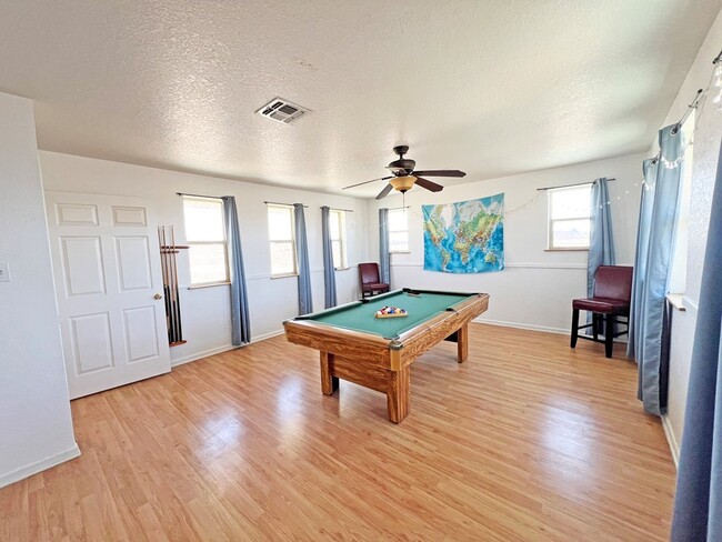 Building Photo - 101 Capt Lee