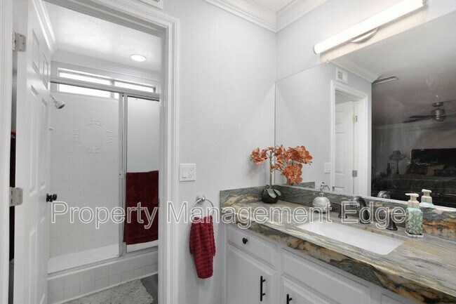 Building Photo - 25502 Jaclyn Ave