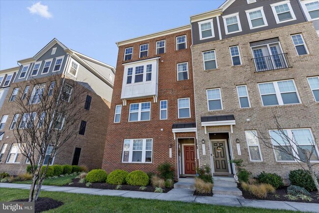 Building Photo - 9717 Tealbriar Dr