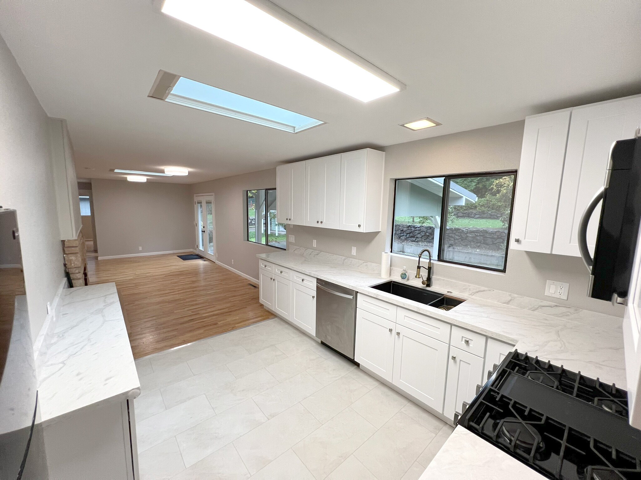 Building Photo - 6519 Illahee Rd NE