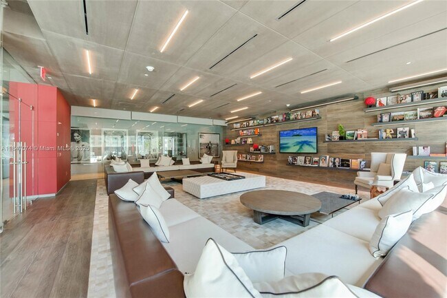 Building Photo - 1080 Brickell Ave