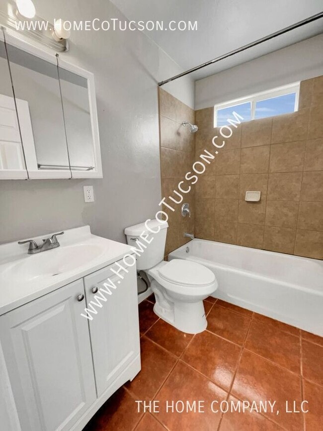 Building Photo - 851 W Calle Lerdo