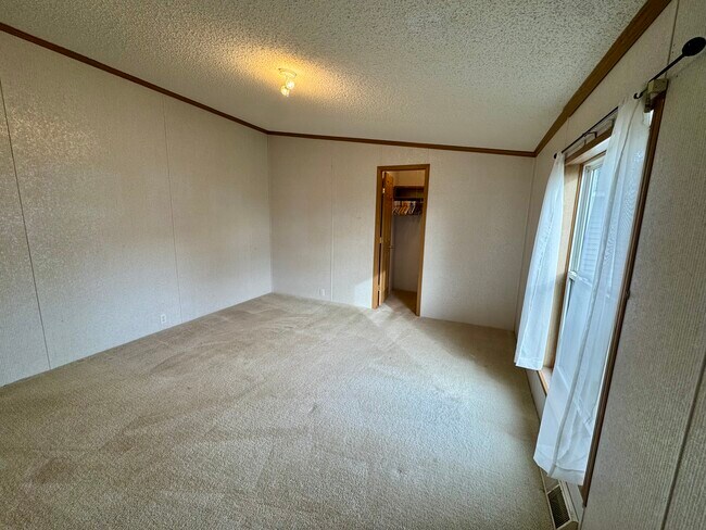 Building Photo - 14401 134th Ave W