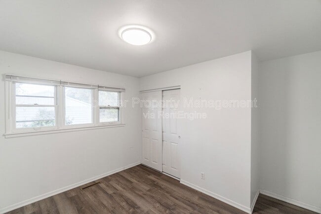 Building Photo - 1911 E Thurston Ave