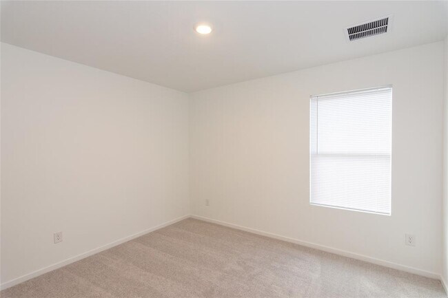 Building Photo - 153 Star Packer Ln