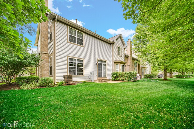 Building Photo - 2047 Ivy Ridge Dr