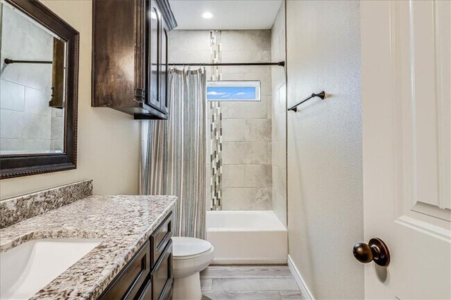 Building Photo - 6537 Paddington Dr
