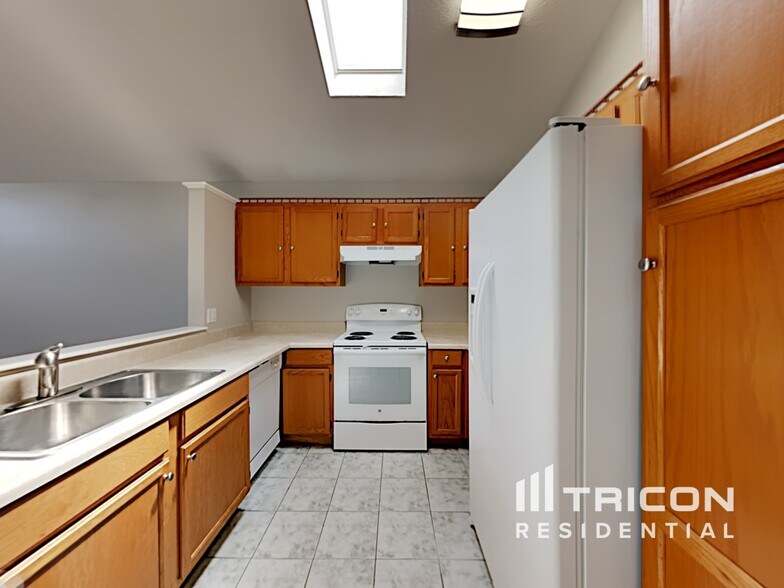 Building Photo - 1253 Ashworth Dr