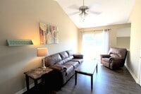 Building Photo - 1319 Bradley Dr