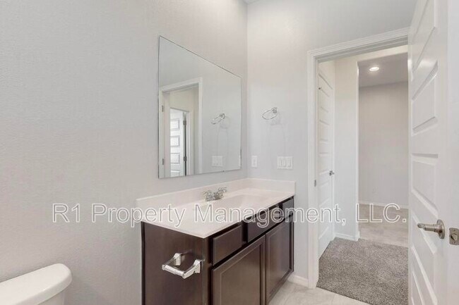 Building Photo - 6405 Kings Cyn Cv NE