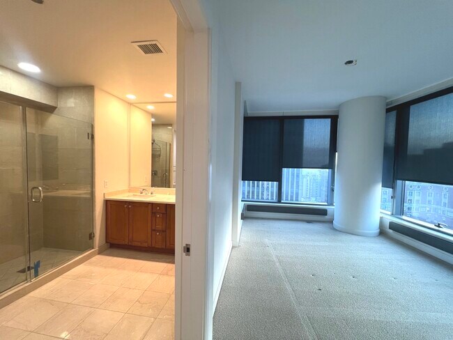 Building Photo - 60 E Monroe St