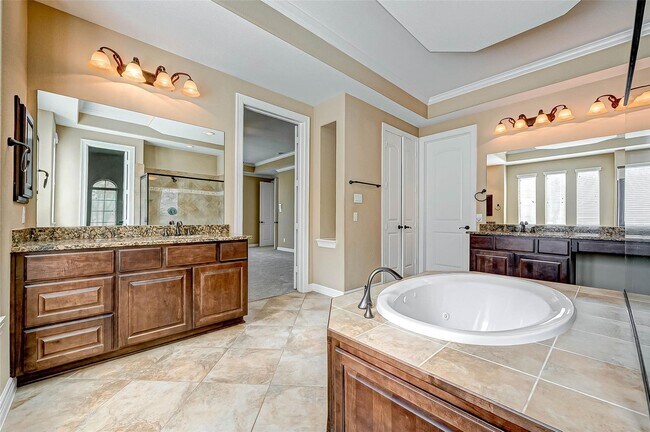 Building Photo - 2914 Cotswold Lane